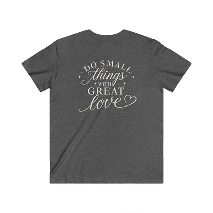 DO SMALL THINGS - V-NECK PREMIUM T-SHIRT