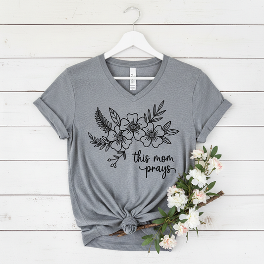 THIS MOM PRAYS - V-NECK PREMIUM T-SHIRT