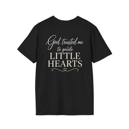 GOD TRUSTED ME TO GUIDE  LITTLE HEARTS - PREMIUM T-SHIRT